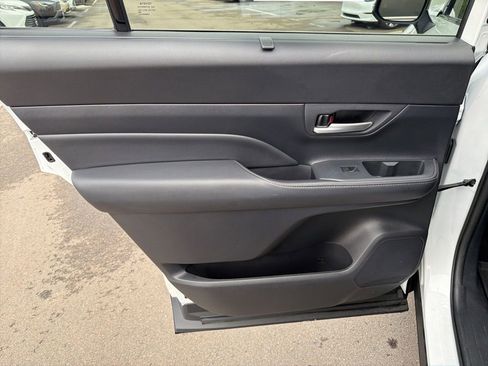 Used 2024 Toyota Grand Highlander AWD image 20