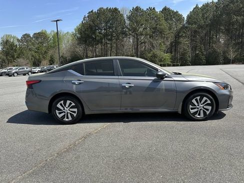Certified 2025 Nissan Altima 2.5 S FWD image 10