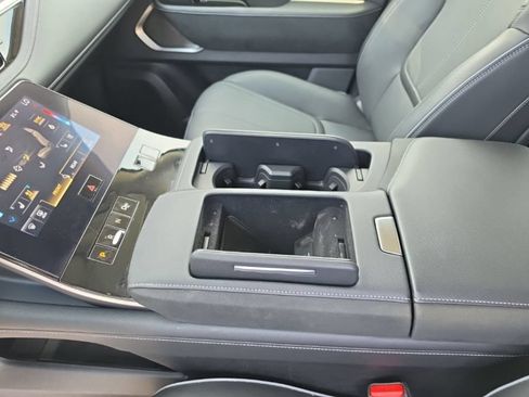 Used 2025 INFINITI QX80 Sensory AWD/4WD image 18