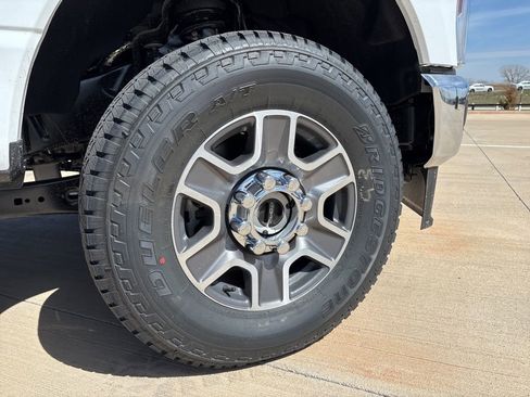 New 2026 Ford F250 Lariat w/ Lariat Premium Package image 9