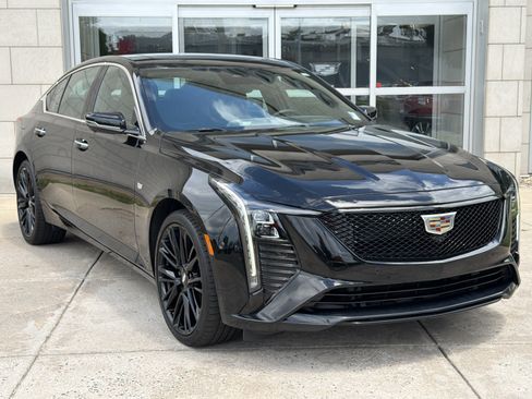 Used 2025 Cadillac CT5 Premium Luxury w/ LPO, ONYX Package AWD/4WD image 2
