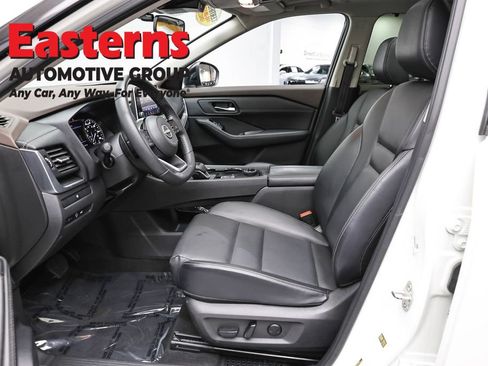 Used 2023 Nissan Rogue SV w/ SV Premium B Package AWD/4WD image 14
