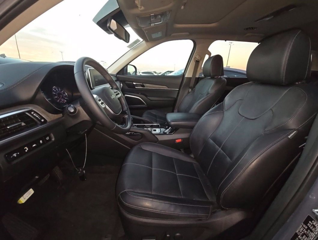 Used 2022 Kia Telluride EX w/ EX Premium Package FWD image 7