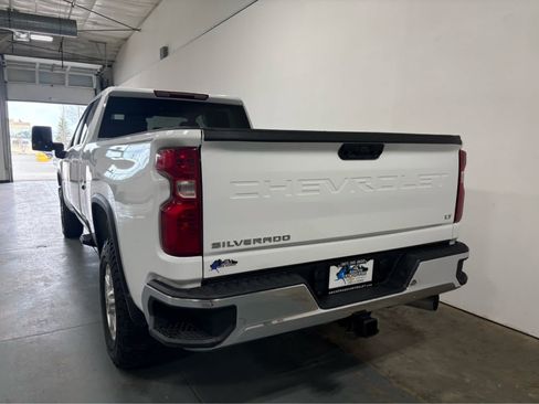 Used 2024 Chevrolet Silverado 3500 LT AWD/4WD image 3
