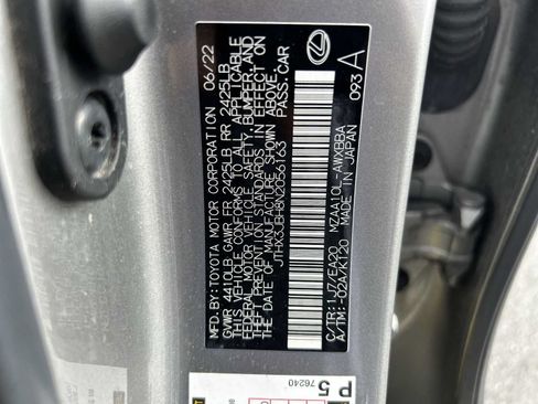 Used 2022 Lexus UX 200 FWD image 23