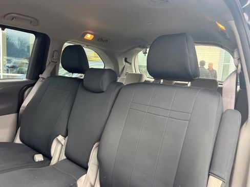 Used 2016 Honda Odyssey SE image 15