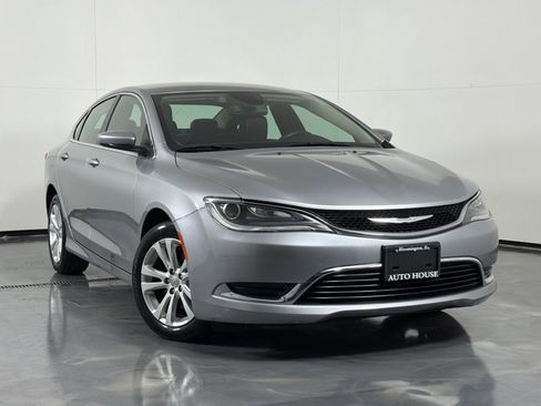 Used 2016 Chrysler 200 Limited FWD image 2