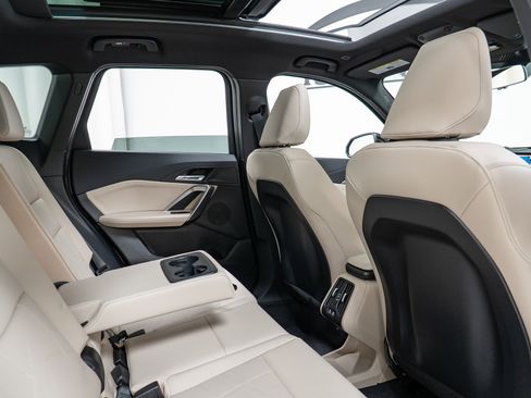 Used 2025 BMW X1 xDrive28i w/ Technology Package image 23