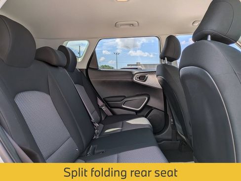 Used 2025 Kia Soul LX w/ LX Technology Package FWD image 33