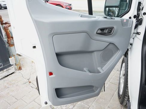 Used 2019 Ford Transit 350 XLT image 18