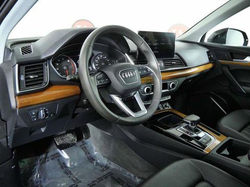 Used 2023 Audi Q5 2.0T Premium w/ Convenience Package image 16