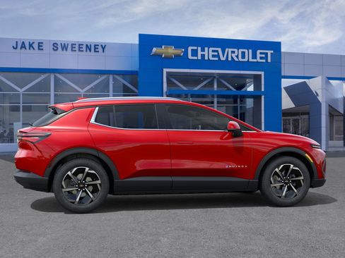 New 2026 Chevrolet Equinox EV LT image 5