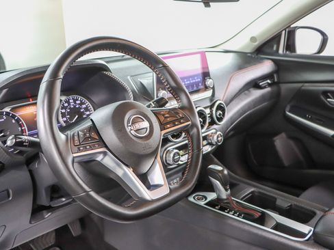 Used 2025 Nissan Sentra SR FWD image 22