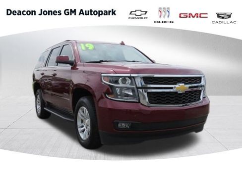 Certified 2019 Chevrolet Tahoe LT w/ Luxury Package AWD/4WD image 1