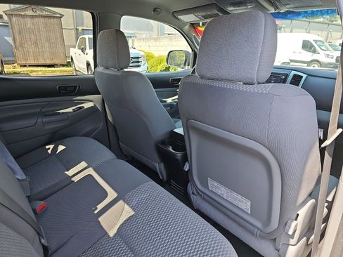 Used 2015 Toyota Tacoma PreRunner w/ SR5 Package image 10