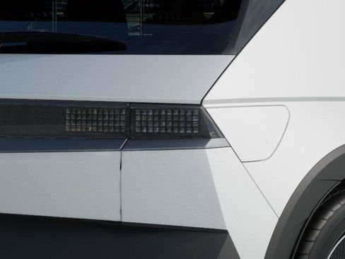 New 2026 Hyundai Ioniq 5 SEL RWD image 10