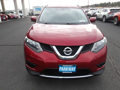 Used 2016 Nissan Rogue SV w/ SV Premium Package image 8