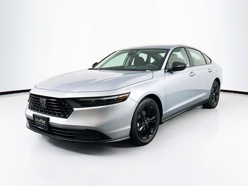 Used 2025 Honda Accord SE image 3