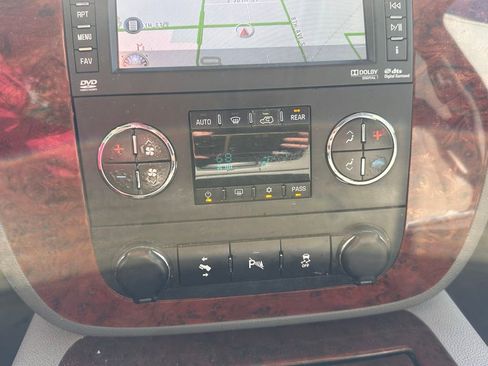 Used 2013 Chevrolet Tahoe LTZ AWD/4WD image 29