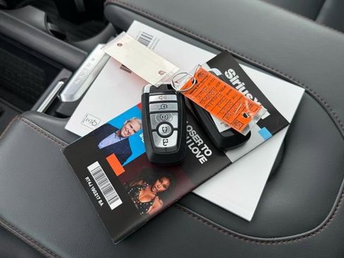 Used 2025 Ford Expedition Active image 6