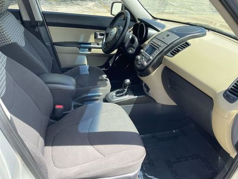 Used 2012 Kia Soul ! FWD image 17