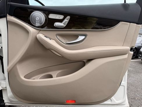 Used 2017 Mercedes-Benz GLC 300 4MATIC image 30