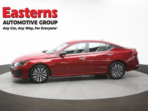 Used 2025 Nissan Altima 2.5 SV FWD image 58