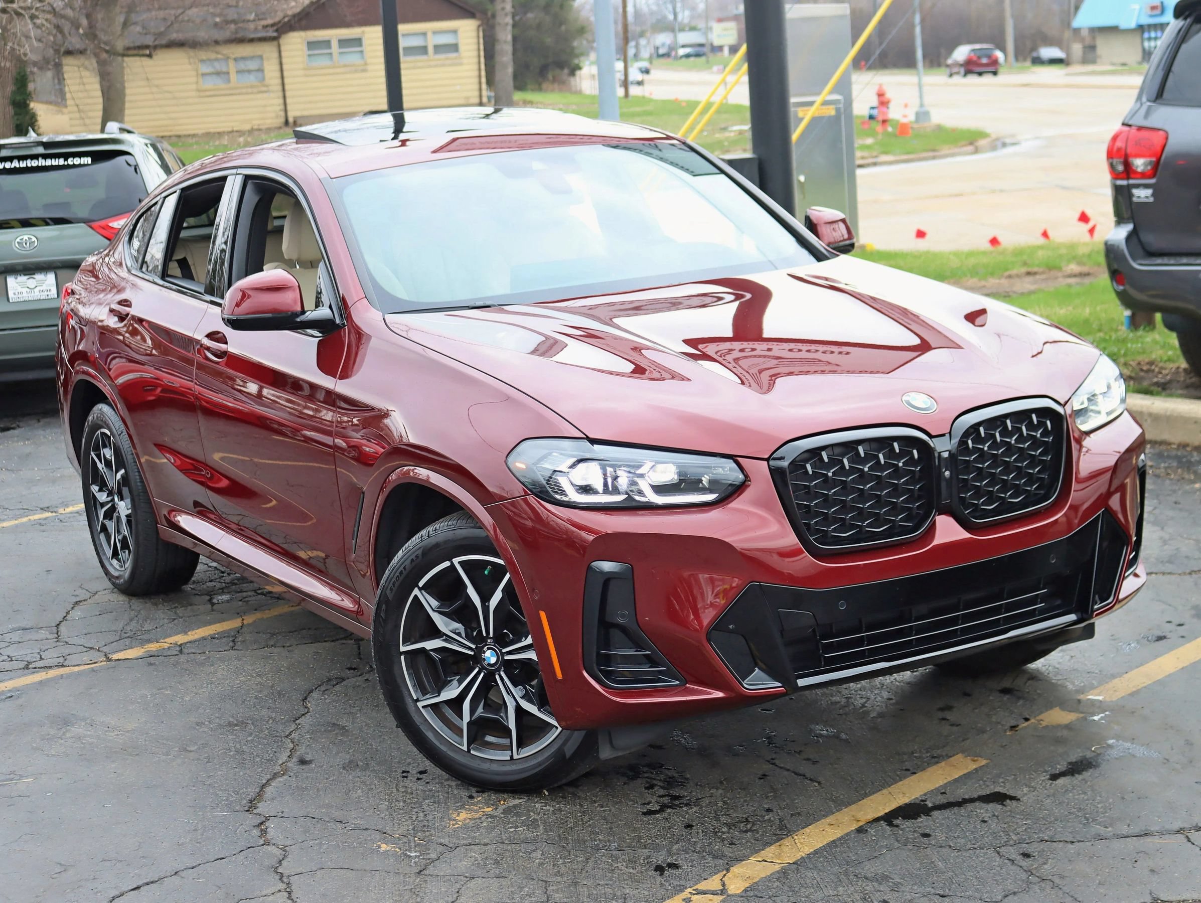 Used 2023 BMW X4 xDrive30i w/ M Sport Package AWD/4WD image 8