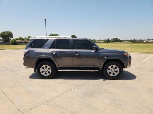 Used 2018 Toyota 4Runner SR5 Premium AWD/4WD image 7