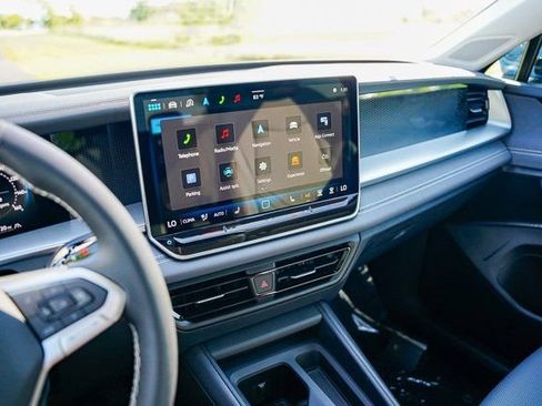 New 2025 Volkswagen Tiguan SE image 14