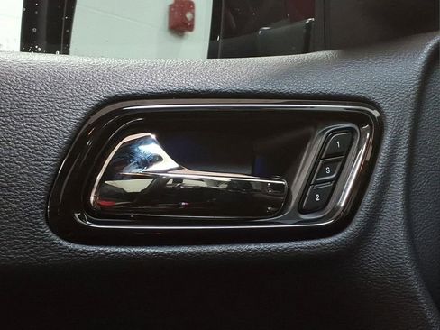 Used 2022 Dodge Durango R/T w/ Tow 'N Go Package AWD/4WD image 13