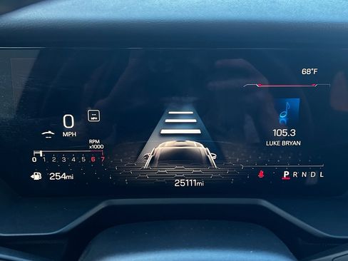 Used 2025 GMC Acadia Elevation image 28