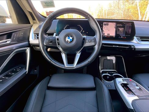 Used 2023 BMW X1 xDrive28i image 5
