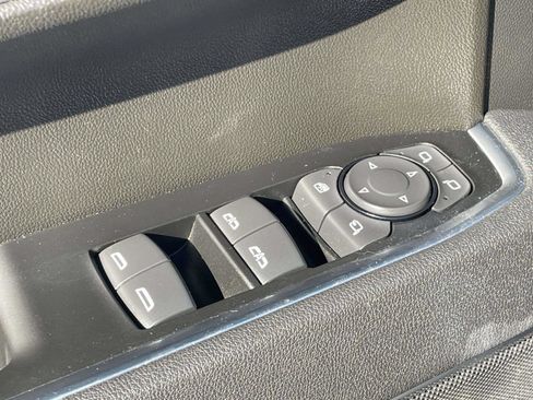 Used 2026 GMC Sierra 1500 SLT AWD/4WD image 16