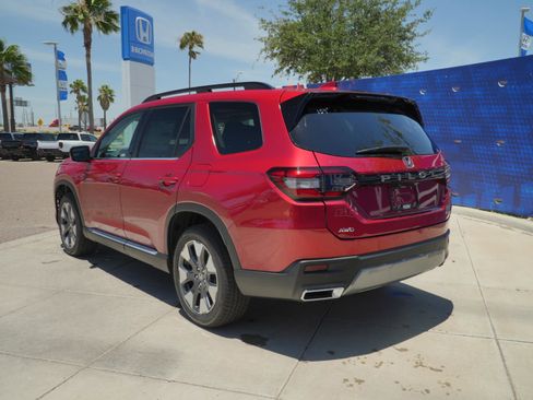 New 2026 Honda Pilot Touring image 9