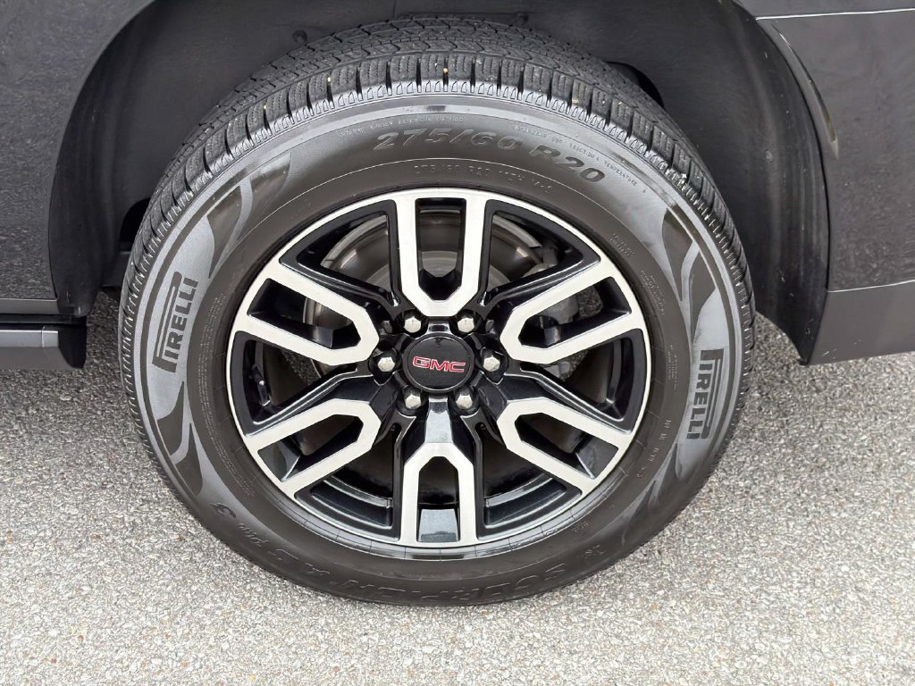 Used 2024 GMC Yukon XL AT4 w/ AT4 Premium Plus Package AWD/4WD image 11