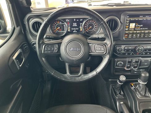 Used 2021 Jeep Gladiator Willys image 13