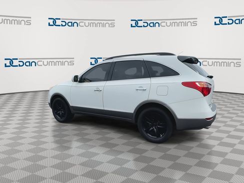 Used 2010 Hyundai Veracruz Limited w/ Rear Seat Entertainment Pkg 4 FWD image 6
