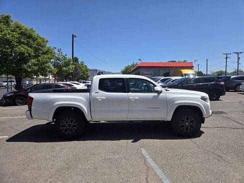 Used 2023 Toyota Tacoma SR5 w/ Technology Package AWD/4WD image 3