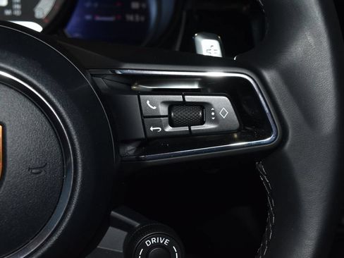 Certified 2026 Porsche Macan AWD/4WD image 11
