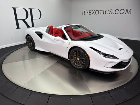 Used 2023 Ferrari F8 Tributo RWD image 10