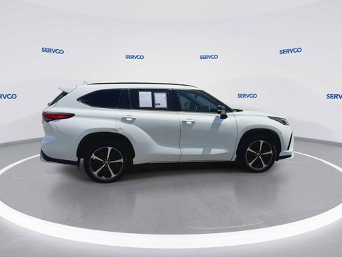 Used 2022 Toyota Highlander XSE FWD image 8