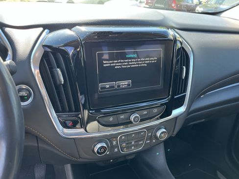 Used 2019 Chevrolet Traverse LT w/ LT Premium Package AWD/4WD image 25