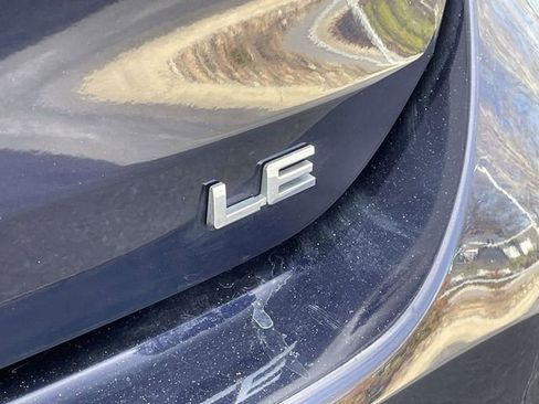 Used 2023 Toyota Highlander LE image 12