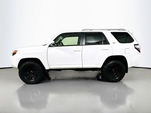 Used 2017 Toyota 4Runner SR5 Premium image 4