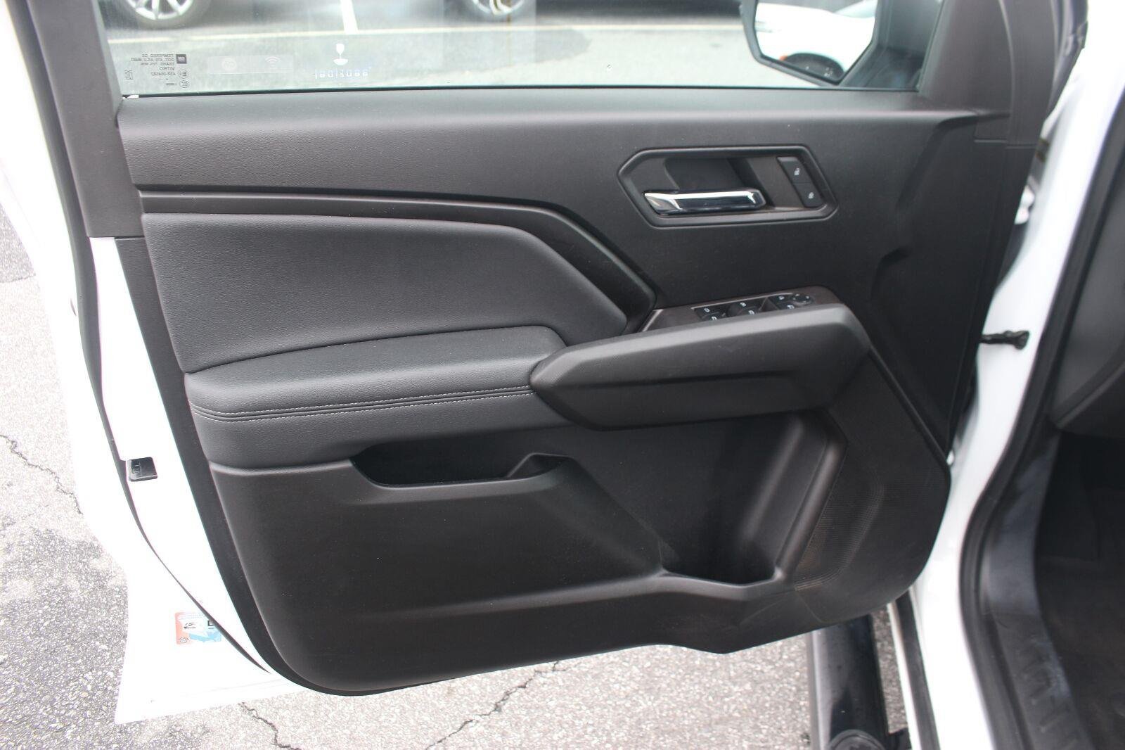 Used 2024 Chevrolet Colorado LT AWD/4WD image 13