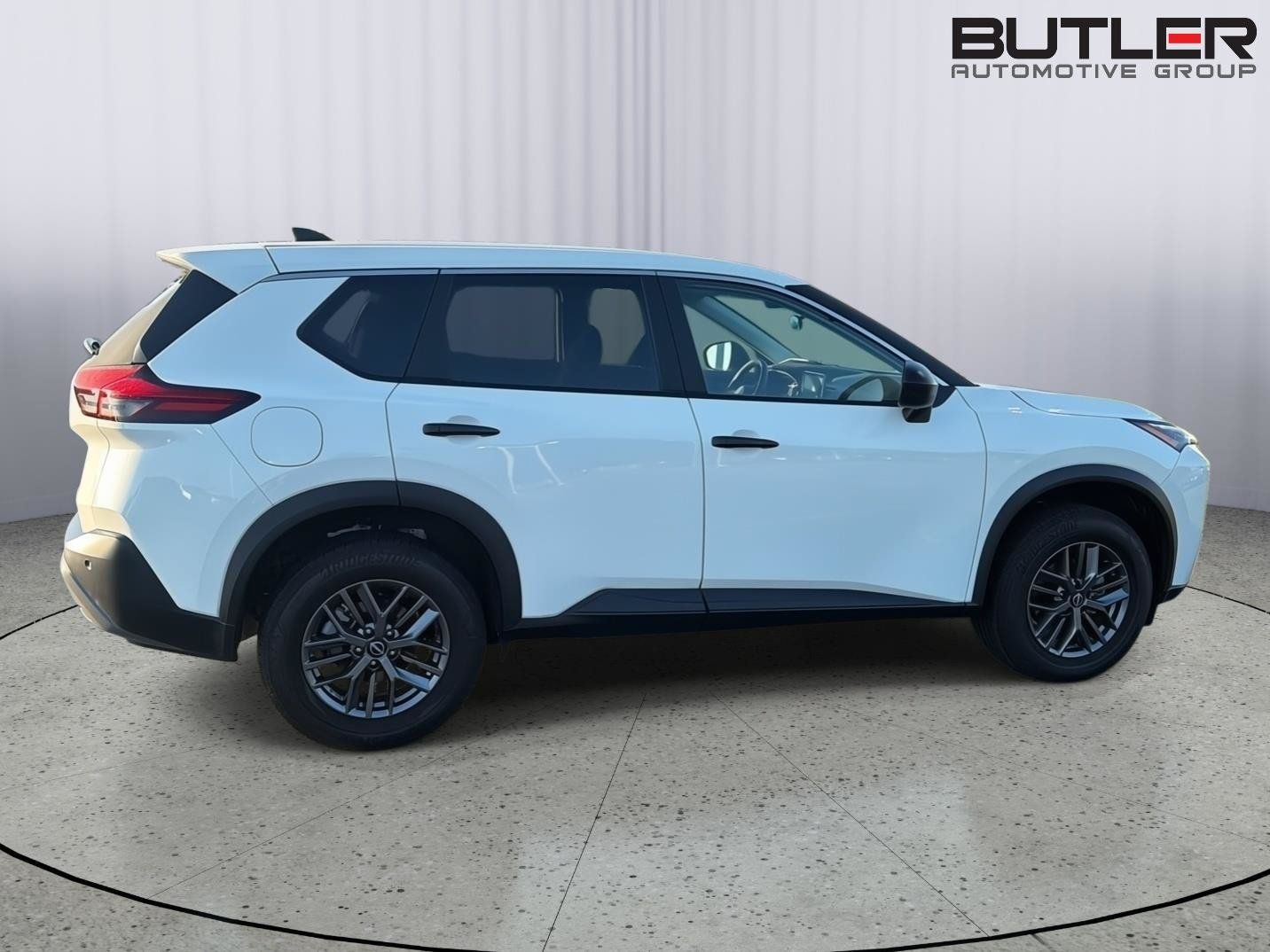 Used 2023 Nissan Rogue S FWD image 7