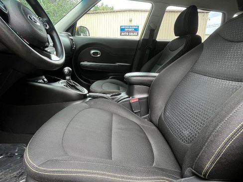 Used 2016 Kia Soul + FWD image 18