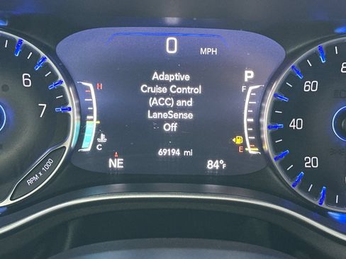 Used 2023 Chrysler Pacifica Touring-L FWD image 30