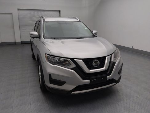 Used 2018 Nissan Rogue SV image 14